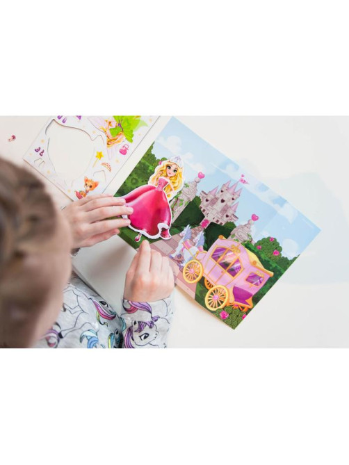 Магнитная игра «Одень куклу: волшебный мир»