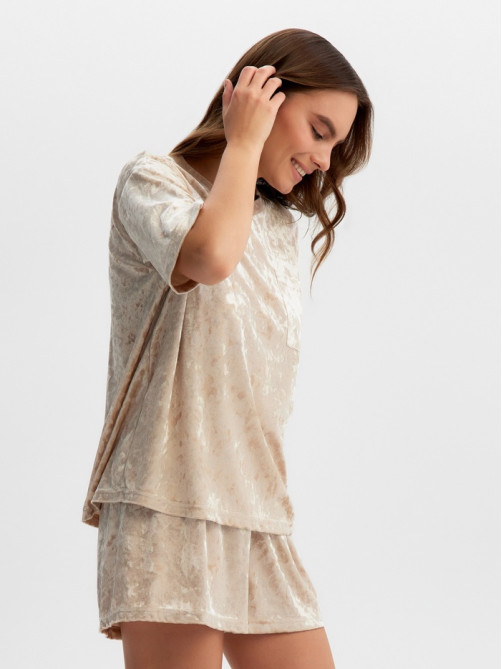Пижама женская (футболка, шорты) KAFTAN Velvet, размер 44-46, бежевая