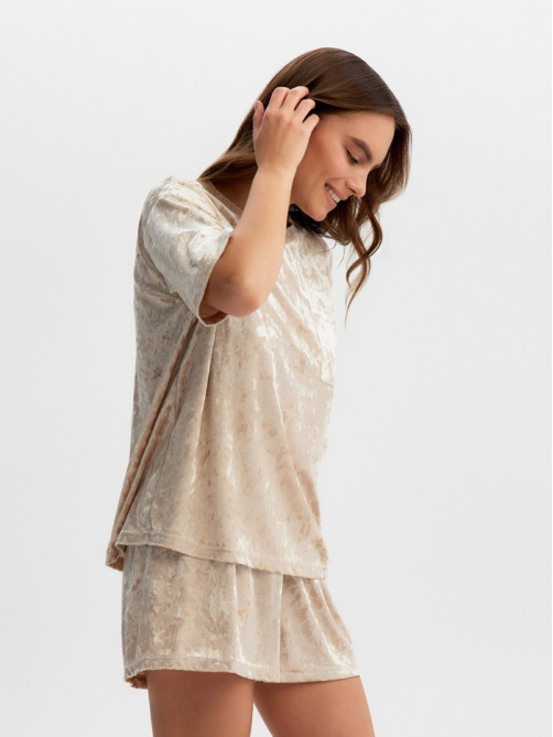 Пижама женская (футболка, шорты) KAFTAN Velvet, размер 48-50, бежевая