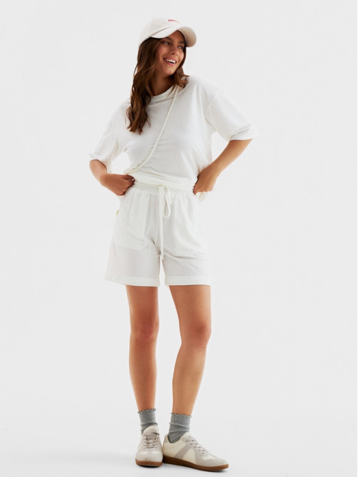 Костюм женский (футболка, шорты) MINAKU: Casual Collection, белый, размер 46