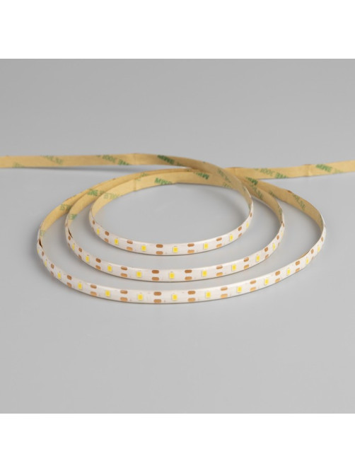 Светодиодная лента Luazon Lighting с датчиком движения 2 м, IP65, SMD2835, 60 LED/м, 4хААА, 3000К, свечение тёплое белое