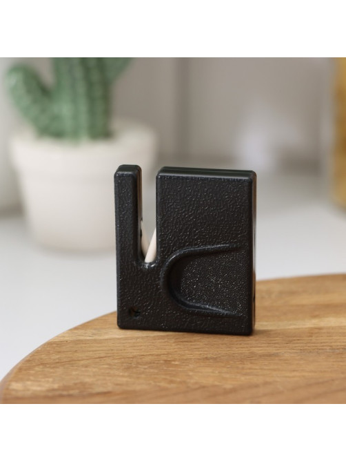 Точилка для керамических ножей Доляна, 1×5×5 см, чёрная