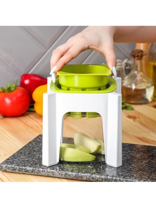 Овощерезка универсальная с контейнером Доляна Fresh Cook, 3 сменные насадки и пушер, 14.5×14.5×21 см, бело-зелёная