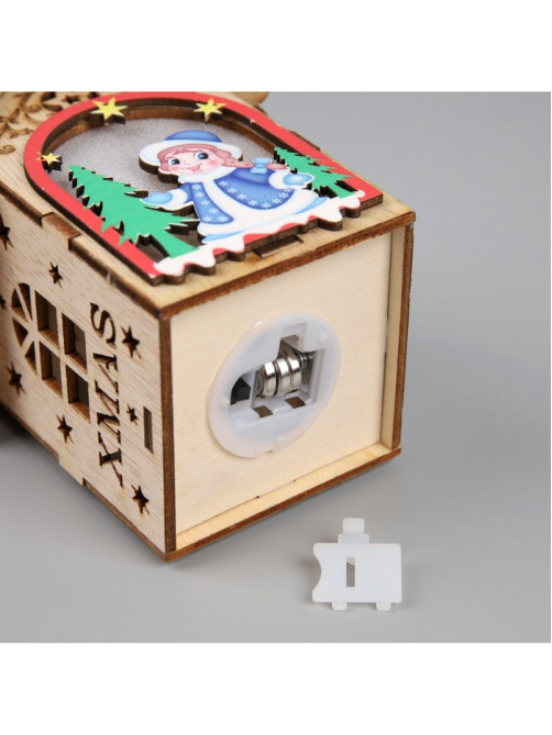 Ёлочная игрушка «Домик со Снегурочкой», 11×8.5×7.5 см, 1 LED, от батареек, свечение тёплое белое
