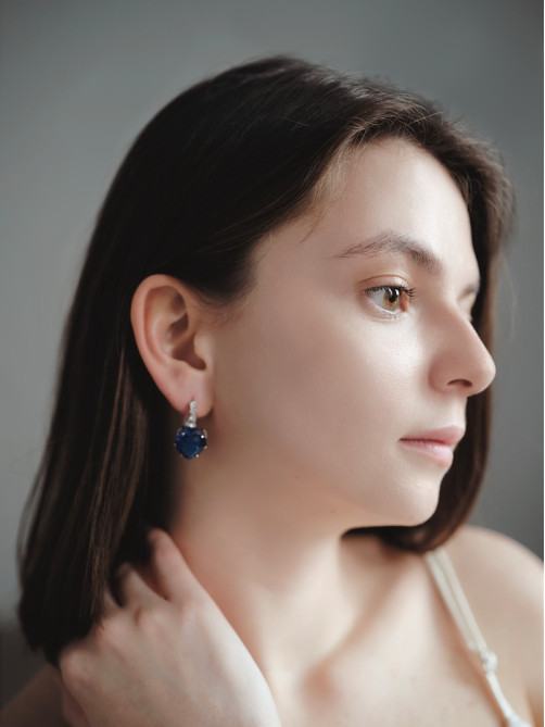Серьги со стразами «Сердце», мерцание, синие в серебре
