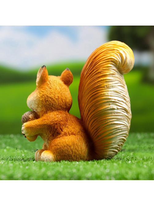 Садовая фигура из полистоуна «Белка c жёлудем», 14×9×13 см