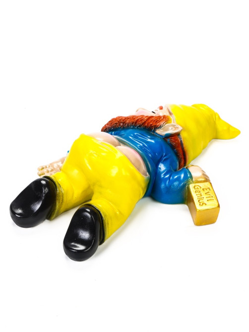 Садовая фигура из гипса «Рыжий пьяный гном», 23×16×7 см