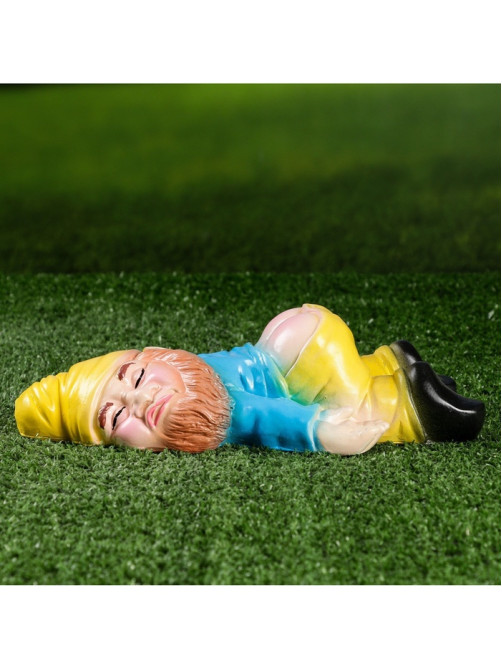 Садовая фигура из гипса «Рыжий пьяный гном», 23×16×7 см