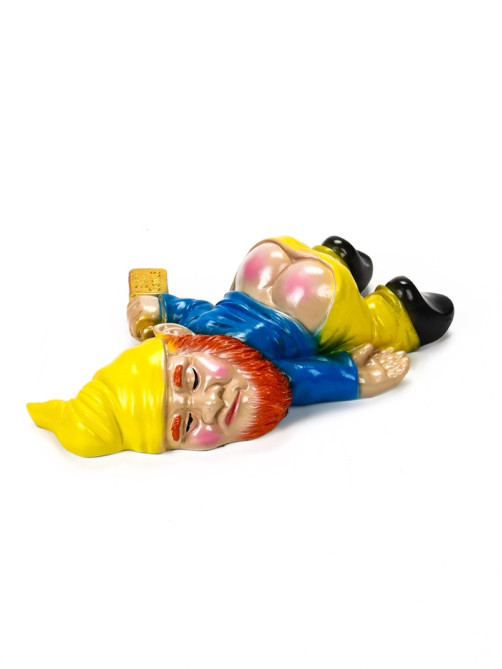 Садовая фигура из гипса «Рыжий пьяный гном», 23×16×7 см