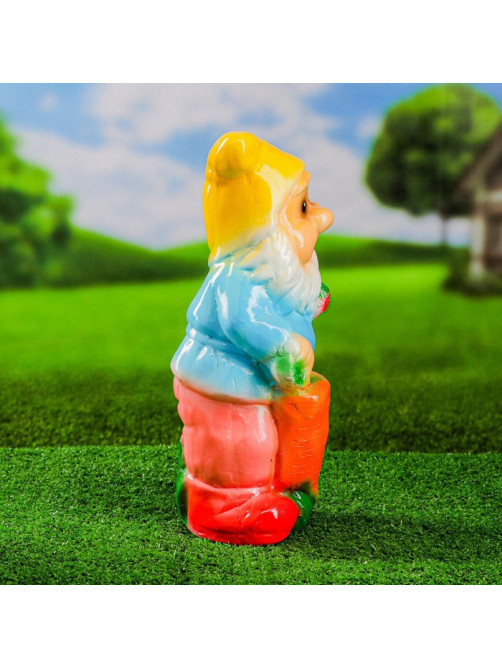 Садовая фигура из гипса «Гном с морковкой», h=36 см