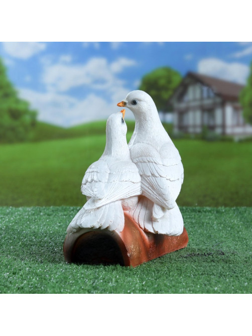 Садовая фигура из полистоуна «Голуби Пара на трубе», 25×14×22 см