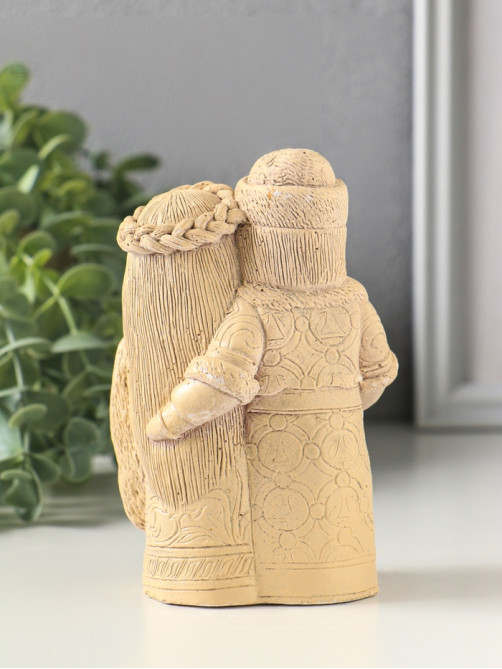 Фигурка гипс «Берегиня и Богач», 12.5×8×7 см