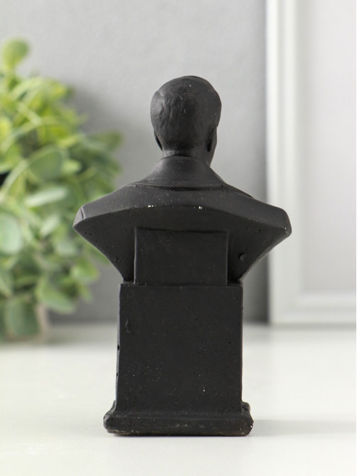Бюст Дзержинского Ф.Э., гипс, 12×7.5×4 см, графит