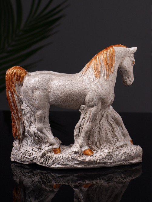 Фигурка гипс «Конь Граф», 12×16×6 см, бежевая