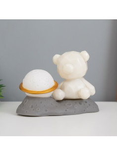 Фигурка световая RISALUX «Медвежонок у Сатурна», LED-ночник, 2 Вт, LR44, 5×8×13 см
