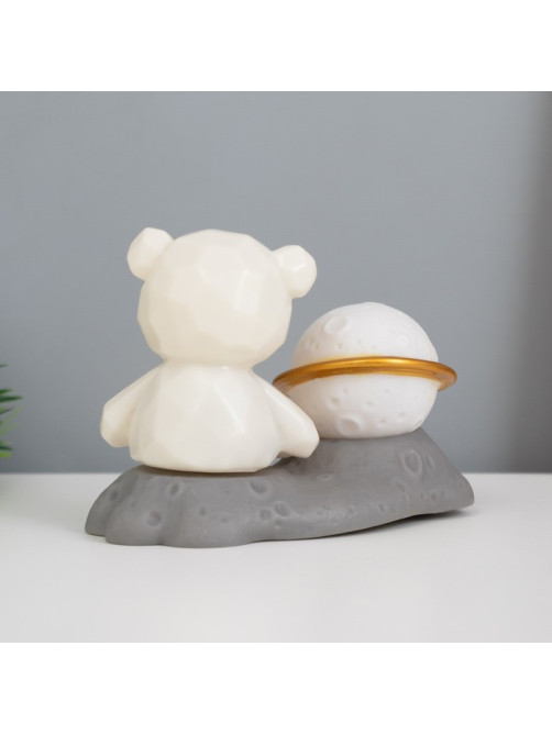 Фигурка световая RISALUX «Медвежонок у Сатурна», LED-ночник, 2 Вт, LR44, 5×8×13 см