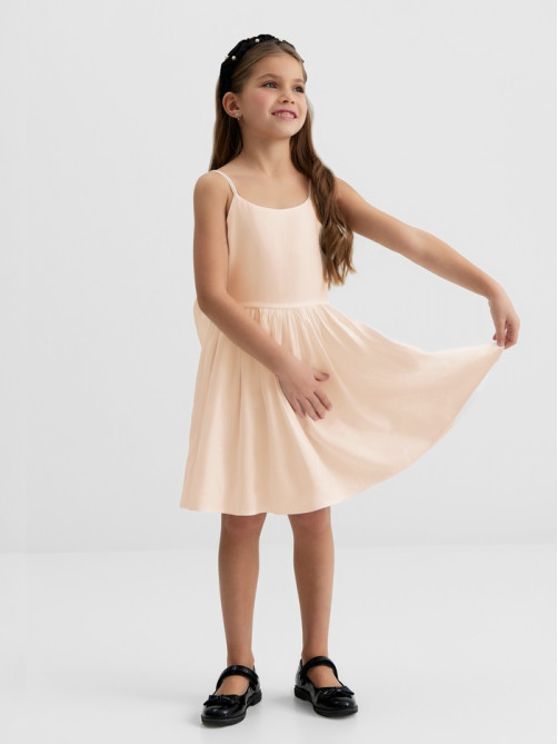 Платье нарядное для девочки MINAKU: Party Dress с бантом, цвет молочный, рост 110-116 см