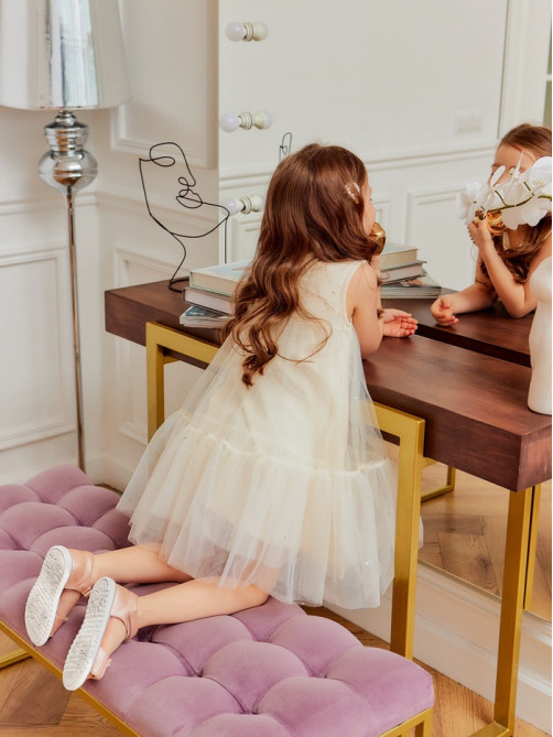 Платье нарядное для девочки MINAKU: PartyDress, цвет молочный, рост 104 см
