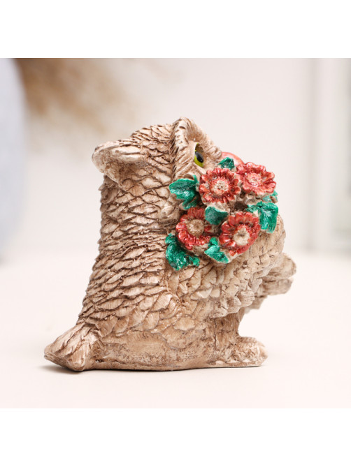 Фигурка гипс «Сова с букетом», 8×6×6 см