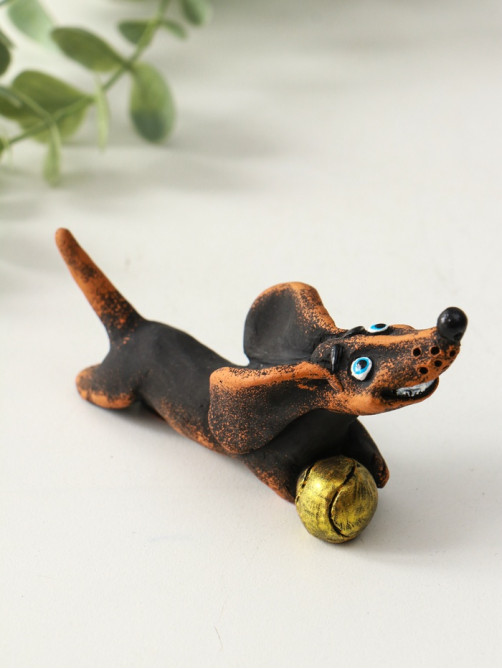 Фигурка полистоун «Такса с мячом», 4.5×9×4.3 см