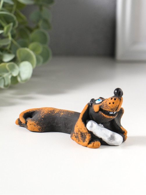 Фигурка «Такса с костью», 4.6×4.5×10.6 см