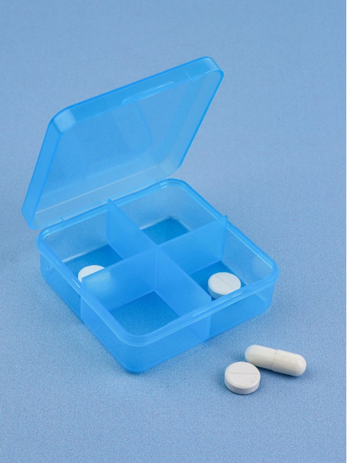 Таблетница, 7×6.7×2.4 см, 4 секции, цвет синий