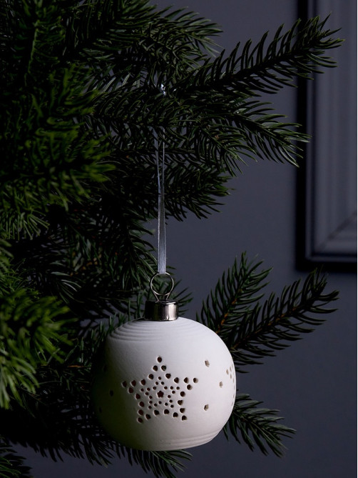 Ёлочный шар «Звёздочки», 6.9×6.9×5.9 см, 1 LED, керамика, от батареек LR44×2, свечение тёплое белое