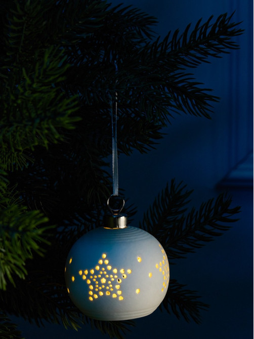 Ёлочный шар «Звёздочки», 6.9×6.9×5.9 см, 1 LED, керамика, от батареек LR44×2, свечение тёплое белое
